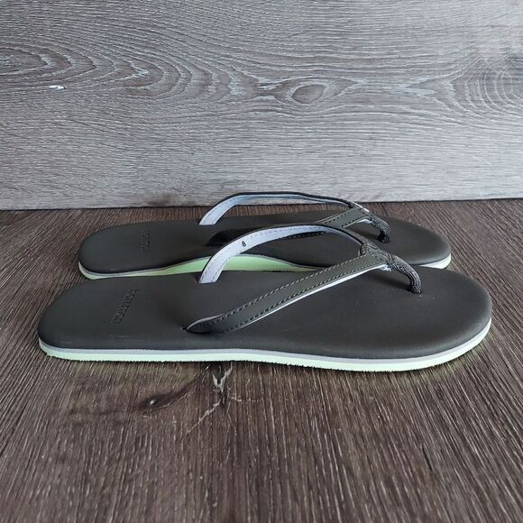 NEW Hari Mari Meadows Sage - Women's Vegan Leather Flip Flops Size 8 - Picture 1 of 6